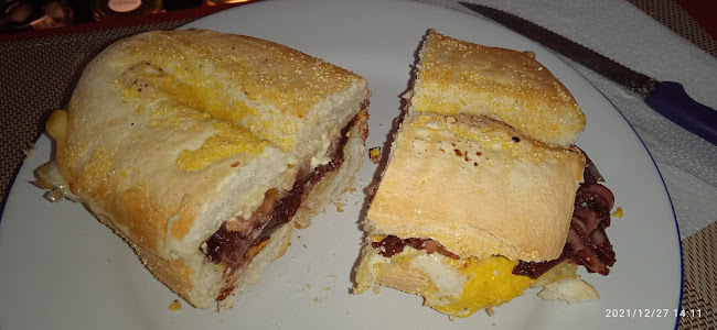 Panadería y Confitería El Piñón