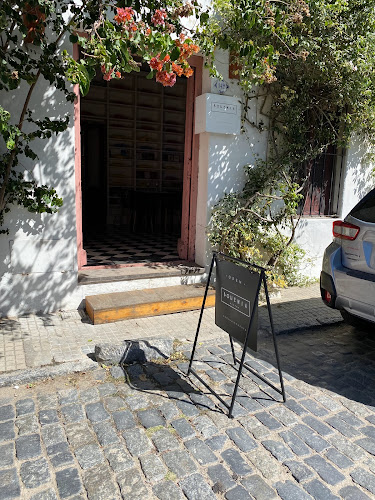 De San Pedro 142, 70000 Col. del Sacramento, Departamento de Colonia