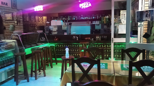 Johnnie's Bar y Restaurante