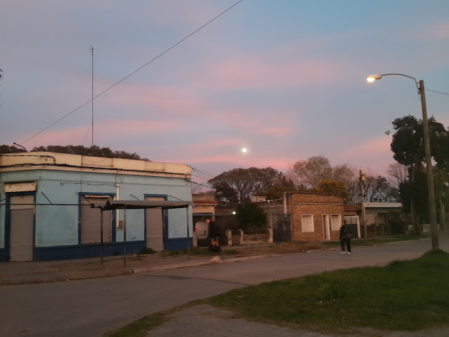 Opinii despre Bar y Pizzería "Las Acacias" în Montevideo - Gastronomía y hostelería