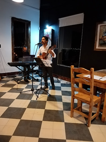 s/n Club de yachting y pesca, Calle de Sta. Rita, 70000 Col. del Sacramento, Departamento de Colonia