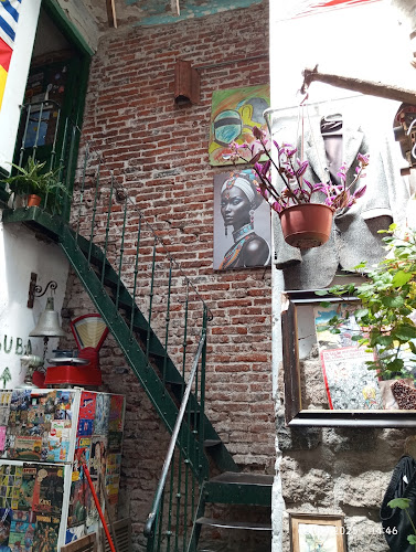 Tristán Narvaja 1752, Cerro Largo esquina, 11200 Montevideo