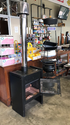 Opinii despre Almacén Rural Salto în Salto - Gastronomía y hostelería