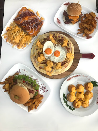 Manhattan Food & Drinks - Montevideo