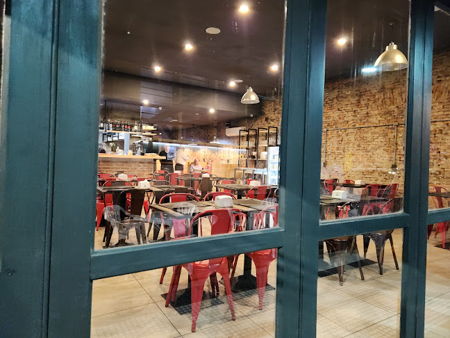 Jose Pedro Varela 645, 37000 Melo, Departamento de Cerro Largo