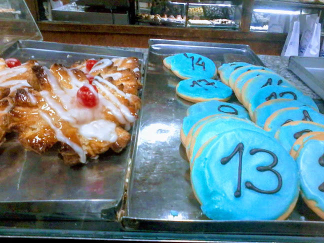 Comentarii opinii despre Biarritz, Panadería y Confitería Biarritz