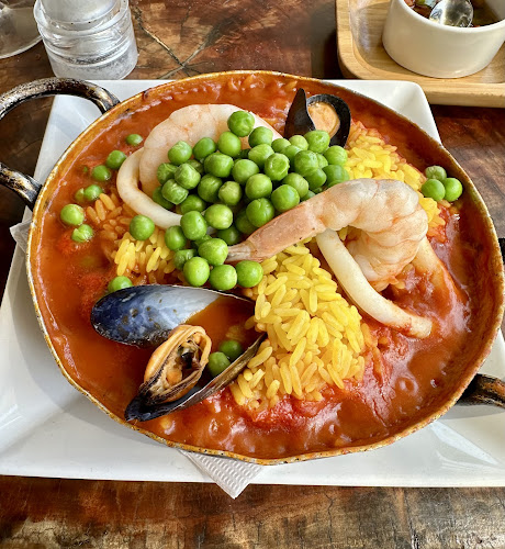 Restaurant y parrillada La Cava