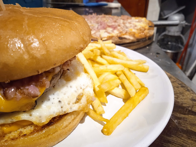 Panadería, Rotiseria y Cafetería Juntos a la Par