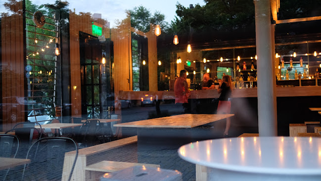 Opinii despre Random House în Montevideo - Gastronomía y hostelería