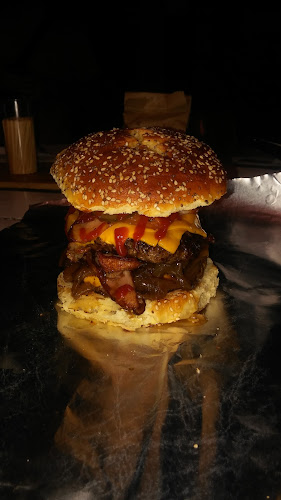 MALA JUNTA BURGERS - Salto