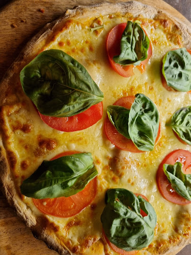 Alta Pizza Pocitos - Gastronomía y hostelería