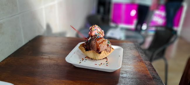 Opinii despre Coffee & Ice Cream în Young - Gastronomía y hostelería