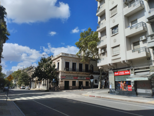 Opinii despre Bar "Oxford" în Montevideo - Gastronomía y hostelería