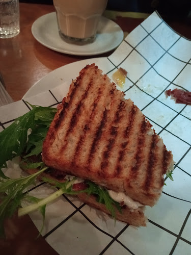 Comentarii opinii despre Atorrante café