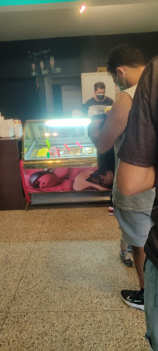Heladería Cafeteria Artesanal (Mister Máquina)