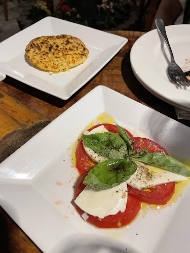 Restaurant y parrillada La Cava