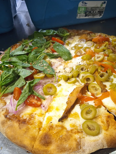 Panadería, Rotiseria y Cafetería Juntos a la Par