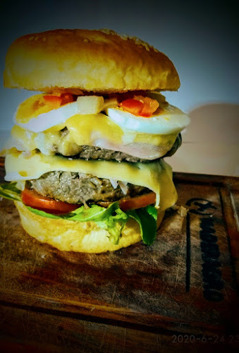 The Best Burger In Town - Montevideo