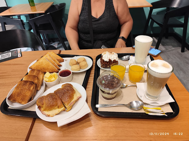 Av. Gral. Flores 2762, 11800 Montevideo, Departamento de Montevideo