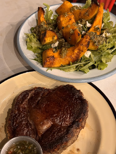 Comentarii opinii despre Alvarez Bar