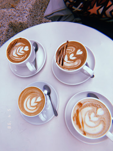 Comentarii opinii despre Tan Deli