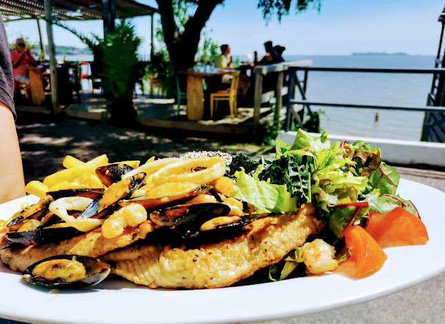 Puerto Cañon River Bar - Col. del Sacramento