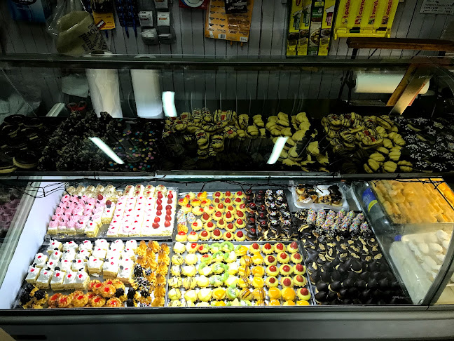 Panaderia y Confiteria Ariel