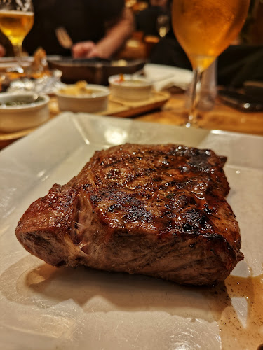 Restaurant y parrillada La Cava