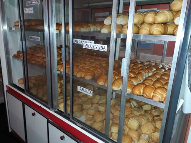 Panadería y Confitería La Familia