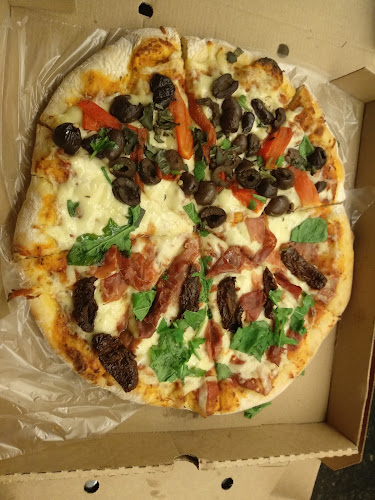 Opinii despre Silverio Pizzas y Empanadas în Montevideo - Gastronomía y hostelería