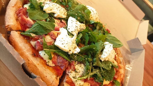 Comentarii opinii despre BLACK & WHITE PIZZERIA HAMBURGUESERIA