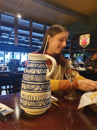 Opinii despre Pacharán Taberna Vasca în Montevideo - Gastronomía y hostelería
