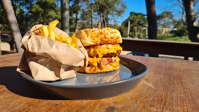 Comentarii opinii despre Santa Burger | Burgers y Chivitos