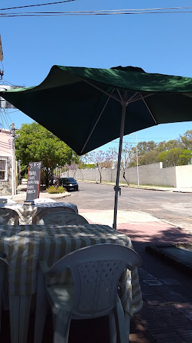 Opinii despre Liebig's Bar Y Pizzería în Fray Bentos - Gastronomía y hostelería