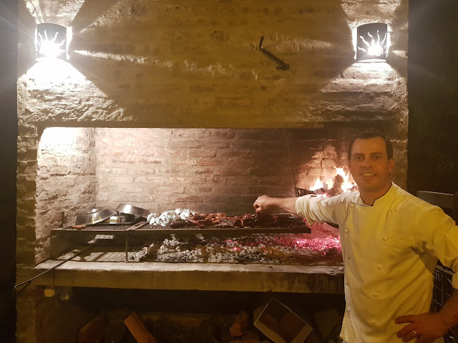 Opinii despre 1717 Bar y Brasas în Col. del Sacramento - Gastronomía y hostelería