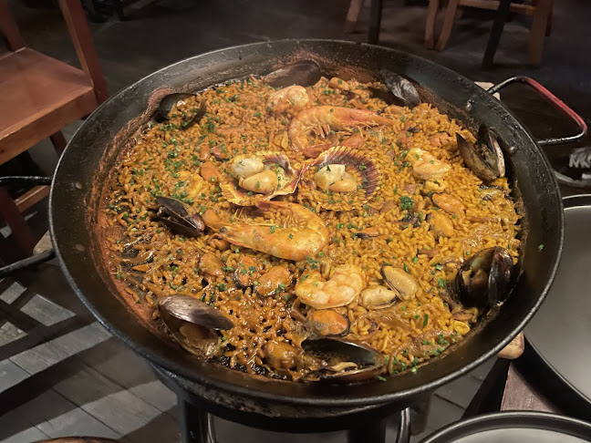 Opinii despre Es Mercat în Montevideo - Gastronomía y hostelería