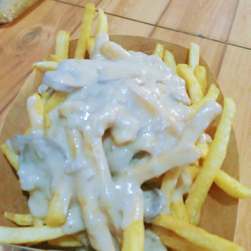 Comentarii opinii despre Lo de Raquel "Rotiseria sandwicheria pizzería y servicios de lunch" chivitería en general .