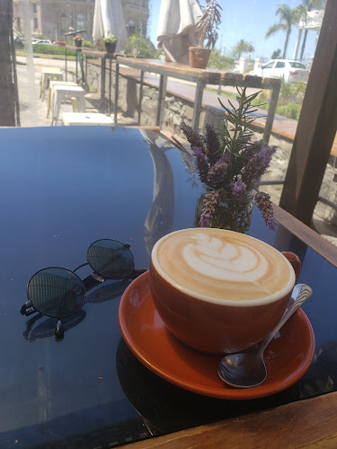 Opinii despre La Isla Café în Montevideo - Gastronomía y hostelería