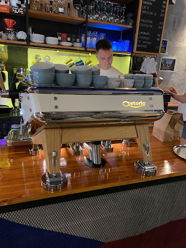 Comentarii opinii despre che.co.ffee