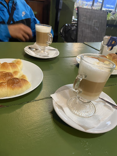 Opinii despre Medialunas Calentitas Solanas în Punta Ballena - Gastronomía y hostelería