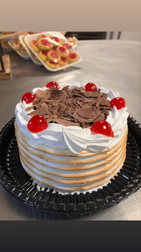 Panadería Y Confitería Lalín - Gastronomía y hostelería