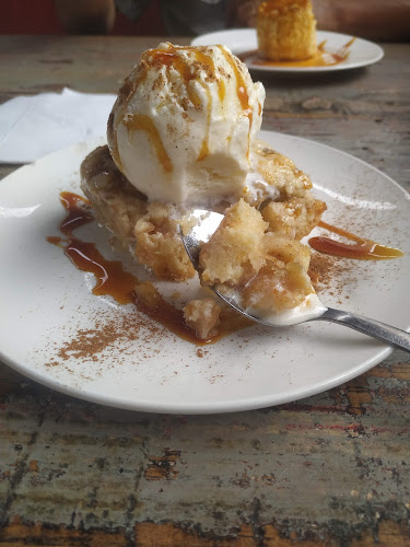 Opinii despre Rustic resto bar în Punta del Este - Gastronomía y hostelería