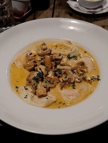 Opinii despre Medio y Medio în Punta Ballena - Gastronomía y hostelería