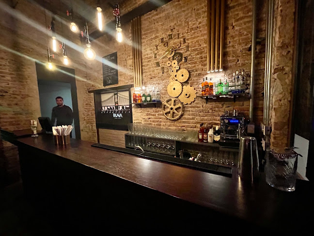 Manhattan Food & Drinks