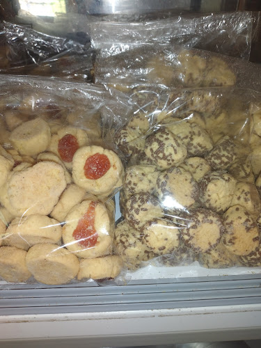 Panadería y Confitería La Familia - Gastronomía y hostelería