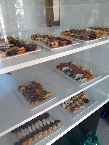 Panadería & Confitería La Palomita 2