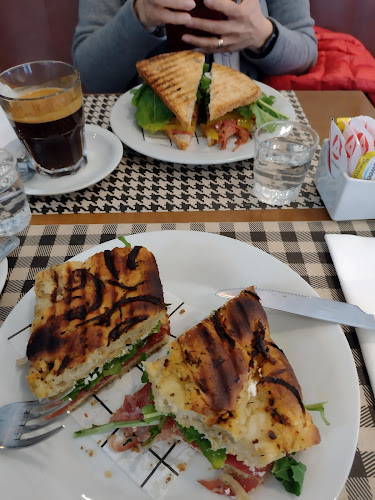 Comentarii opinii despre Atorrante café