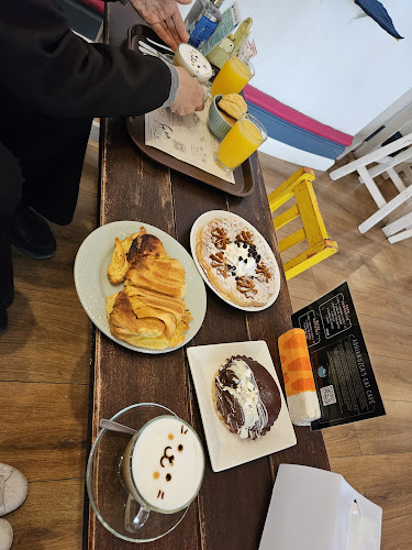 Comentarii opinii despre ADRIANUZCA'S CAT CAFÉ ☕🐈