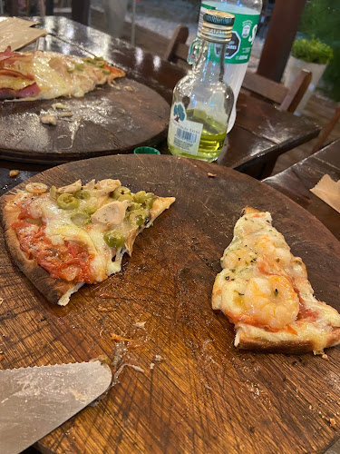 Comentarii opinii despre Panadería, Rotiseria y Cafetería Juntos a la Par