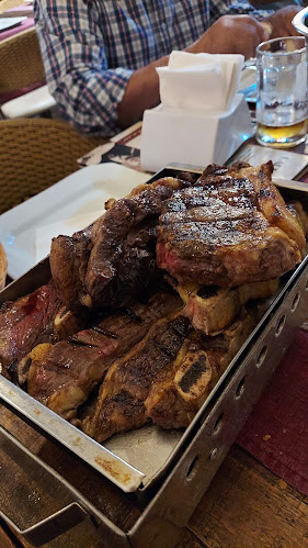 Gardel Restaurante e Parrillada - Gastronomía y hostelería
